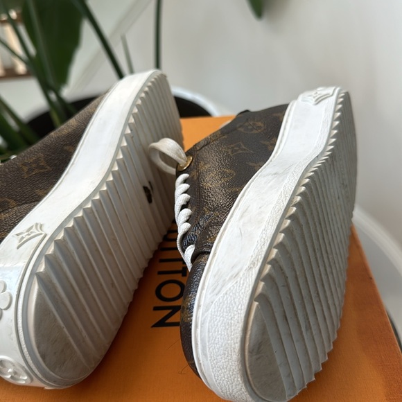 Louis Vuitton Time-Out Sneakers / Gently used. - Picture 3 of 6